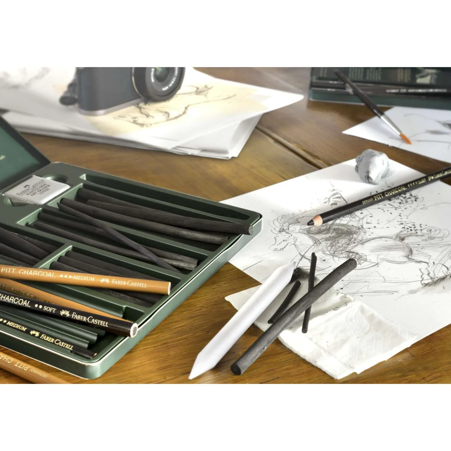 FABER-CASTELL PITT Kohle-Set, 24-teilig im Metall-Etui